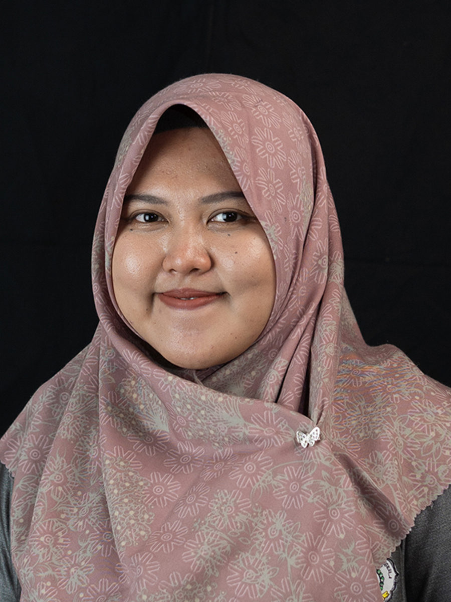 Rafika Lia,S.Pd .jpg